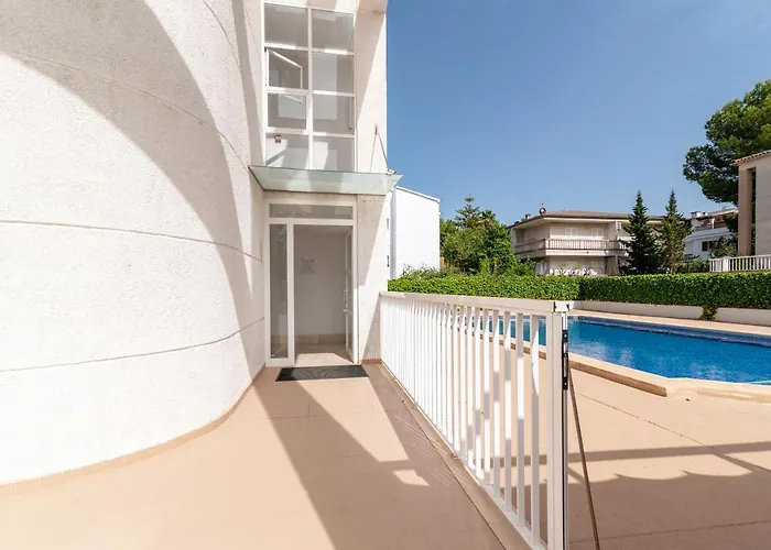Bellamar Apartments